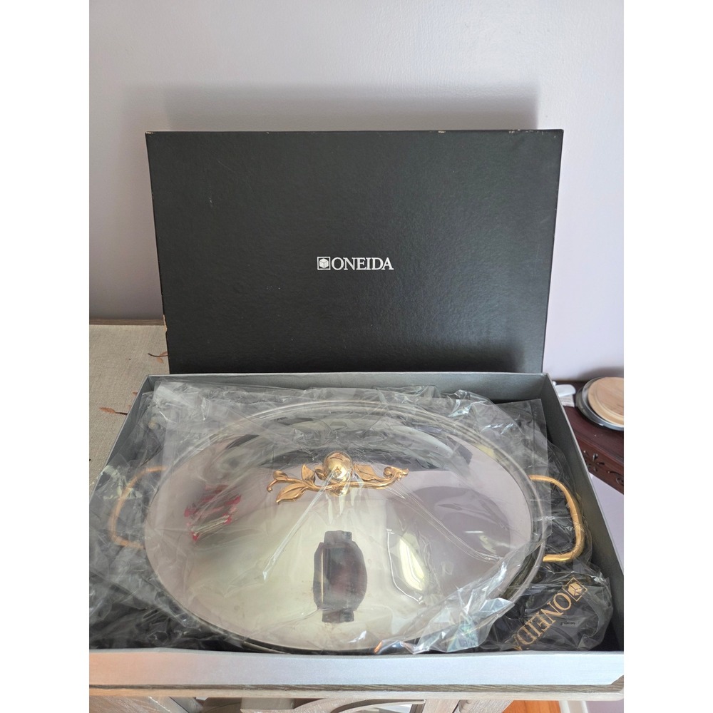 Oneida 18/8 Stainless Steel Oval Chafing Dish Serving Set Gold Tone Handles Lid
